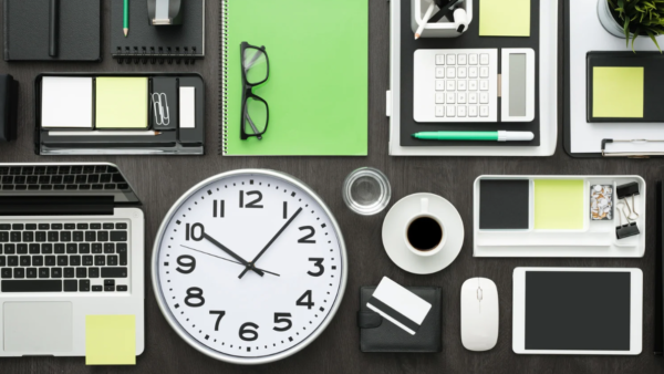 企業の健康管理戦略における生産性向上メカニズムと費用対効果の実証分析